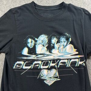 Blackpink T-Shirt Women Medium Black K-Pop Band Graphic Tee Glitch Heart